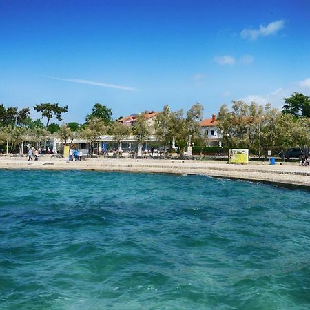Beautiful Apartments First Row To The Sea Porec Bagian luar foto