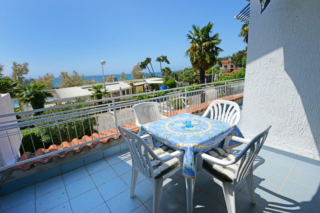 Beautiful Apartments First Row To The Sea Porec Bagian luar foto