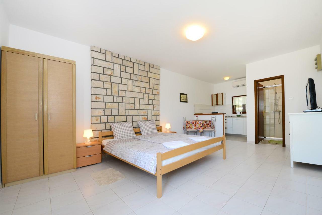 Beautiful Apartments First Row To The Sea Porec Bagian luar foto