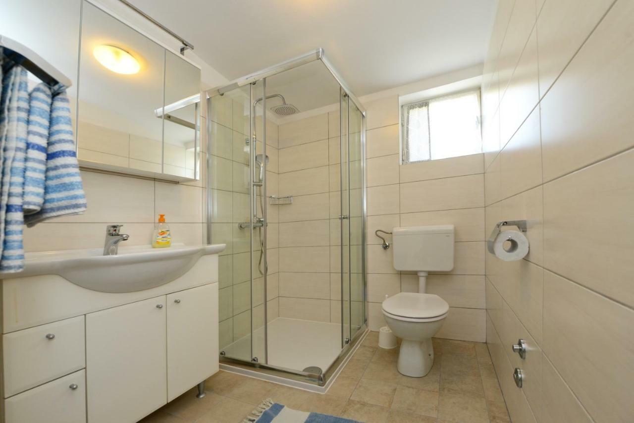 Beautiful Apartments First Row To The Sea Porec Bagian luar foto