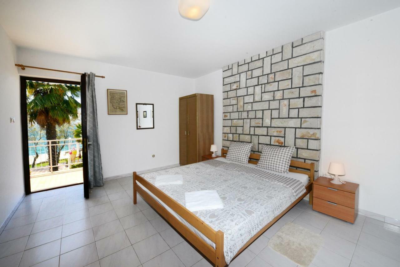 Beautiful Apartments First Row To The Sea Porec Bagian luar foto