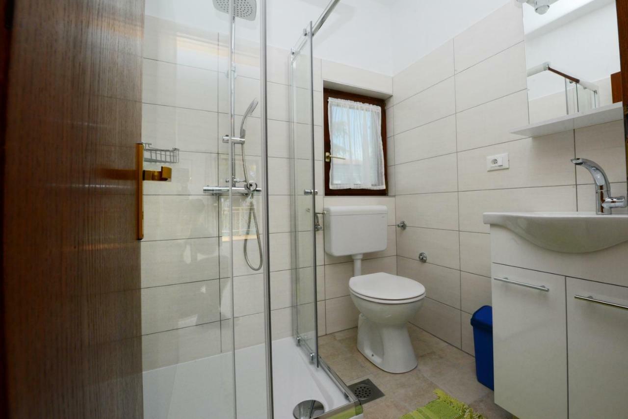 Beautiful Apartments First Row To The Sea Porec Bagian luar foto